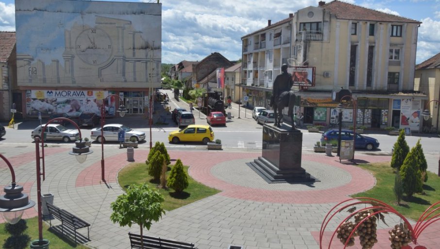 SREDNjA ŠKOLA LAPOVO: Tri pravca – tri sigurna koraka ka uspehu.