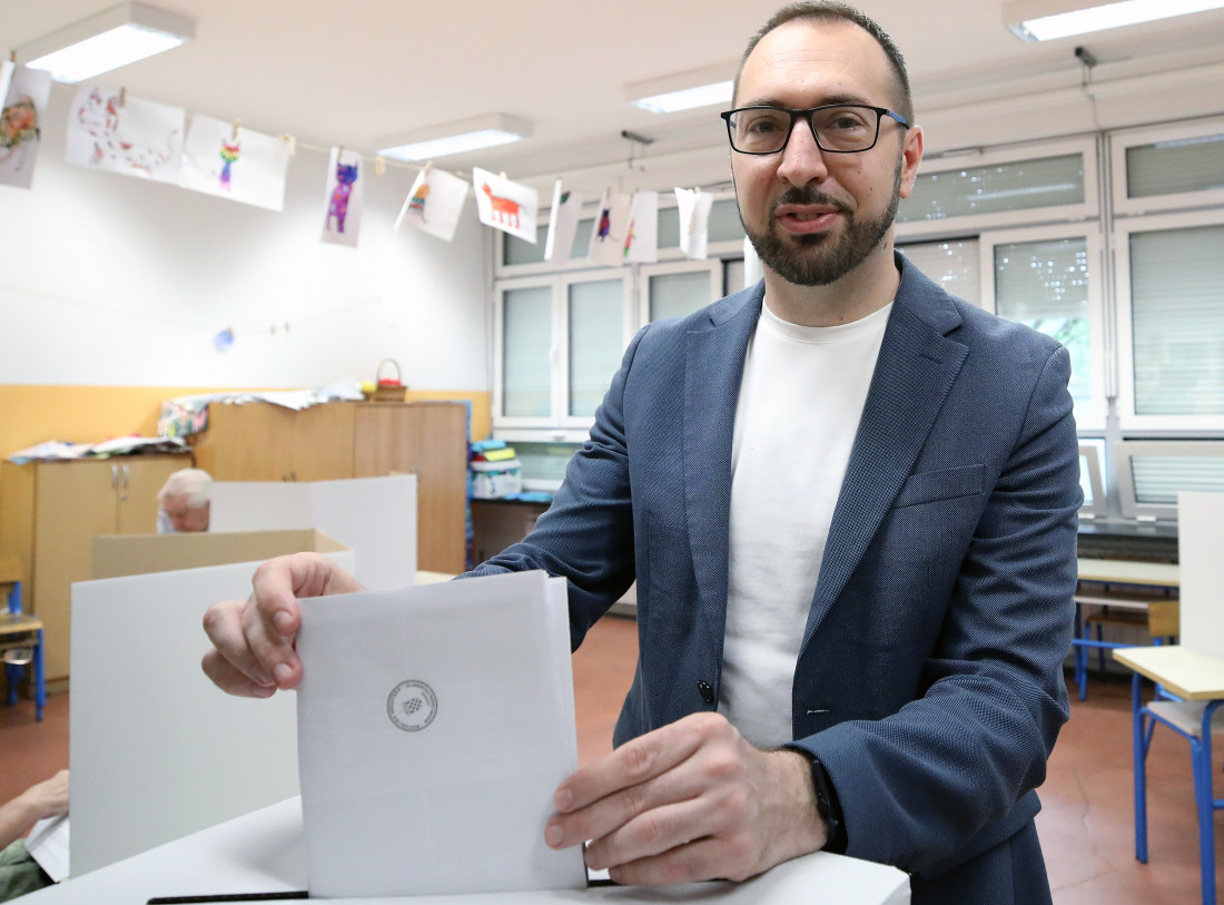 Tomašević vodi s rekordnom podrškom birača