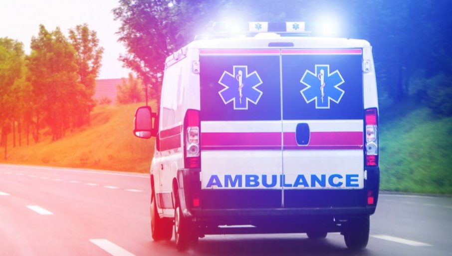 SUDAR KAMIONA I AUTOMOBILA NA PUTU SLIJEPAČ MOST-TOMAŠEVO: Dve osobe teže povređene