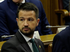 Milatović položio venac na Spomenik Partizanu-borcu na brdu Gorica