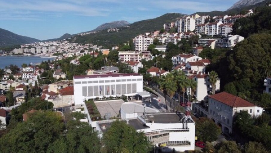 Umesto dosadašnjih 27 moguće je da vlast ima 29 mandata