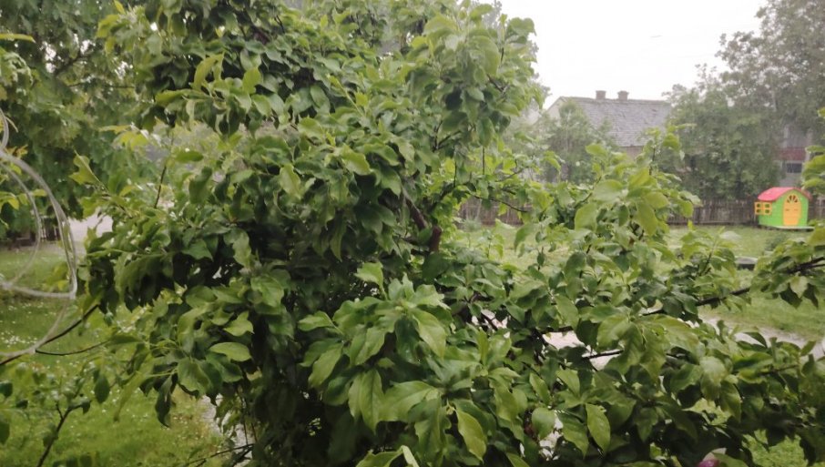 VELIKO NEVREME U LOZNICI: Oluju prati provala oblaka
