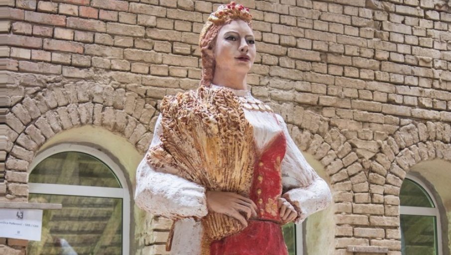 Vajari Biljana Popović i Jovan Blat izradili skulpturu kao poklon norveškom gradu (FOTO)