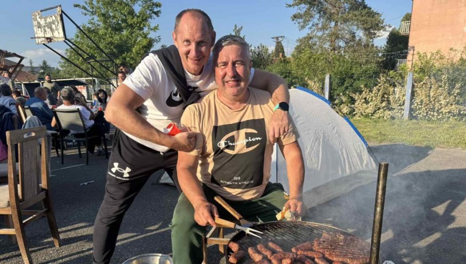 Komšije, prijatelji i ljubitelji rukometa, organizovali zanimljivo i opušteno humanitarno druženje