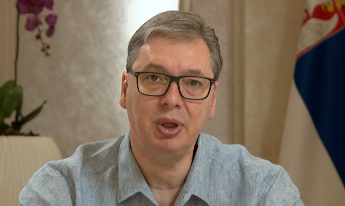Vučić se obratio Srbima