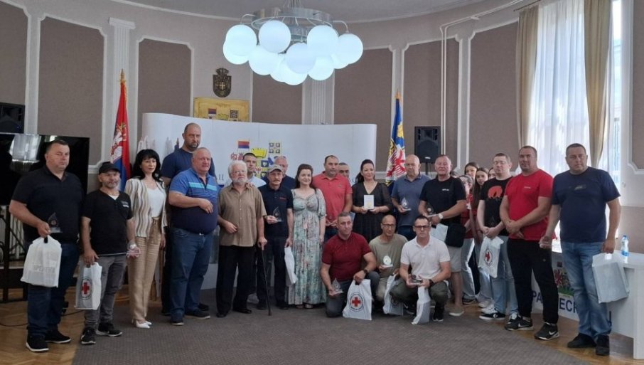 Nagrađeni jubilarni davaoci krvi u Leskovcu