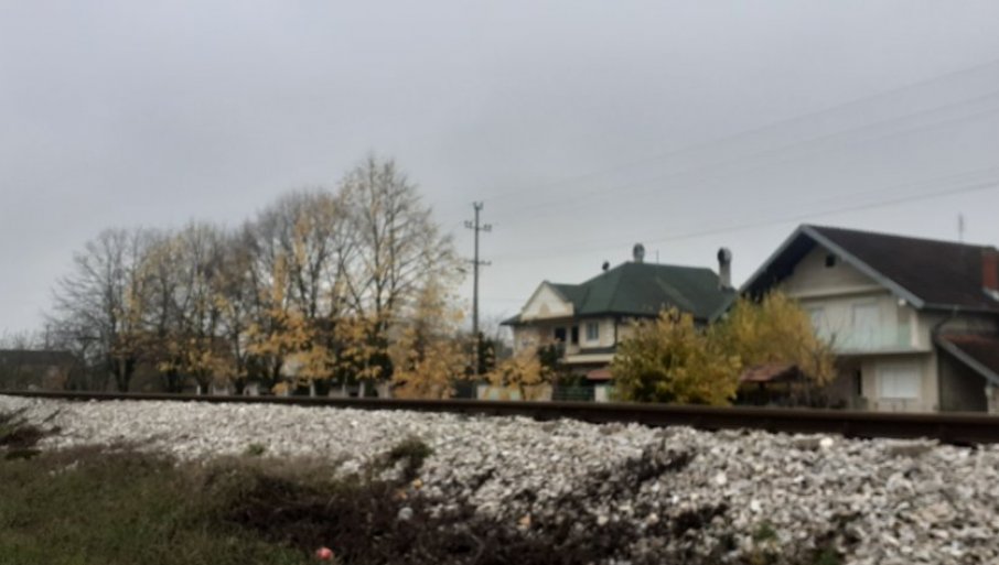 TRAGEDIJA KOD LOZNICE: Muškarac se bacio pod voz