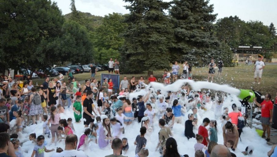 Tradicionalna manifestacija za decu na platou Doma kulture