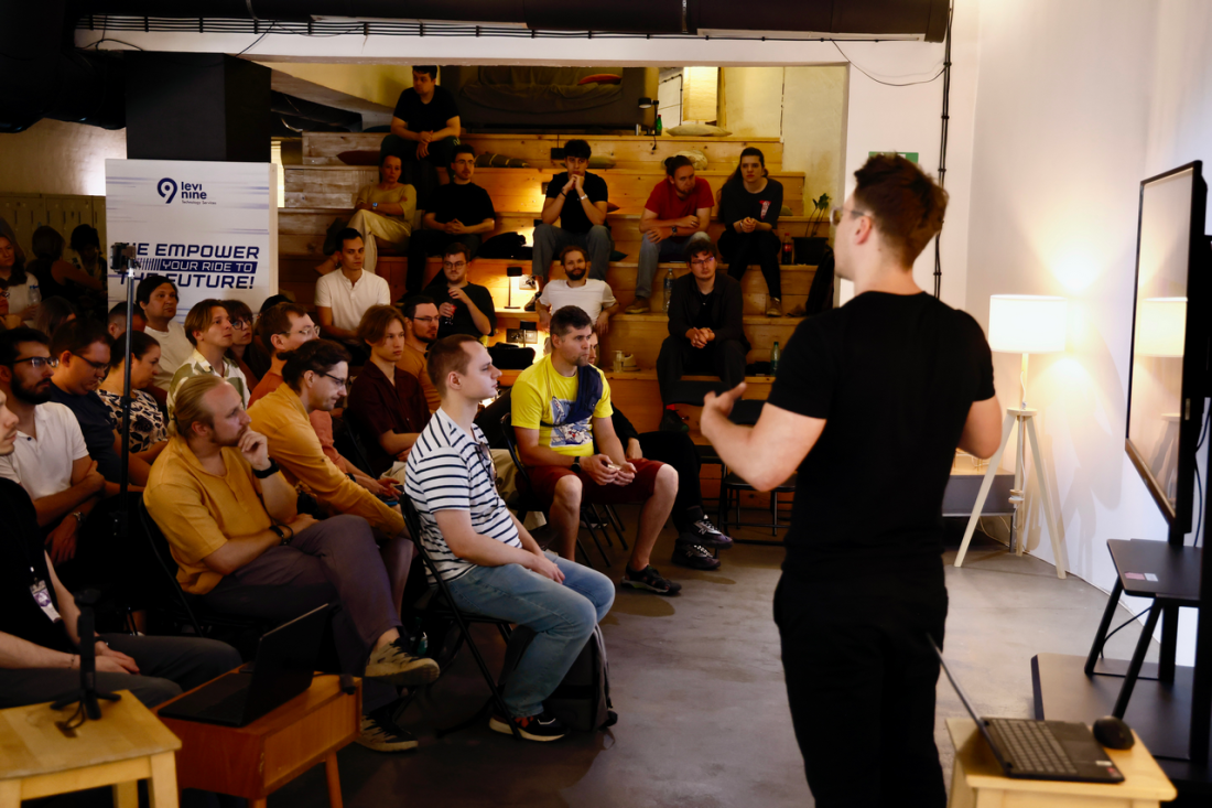 Aplikacija SpeakEasy pobedila na AI Vibe Coding Hackathon-u