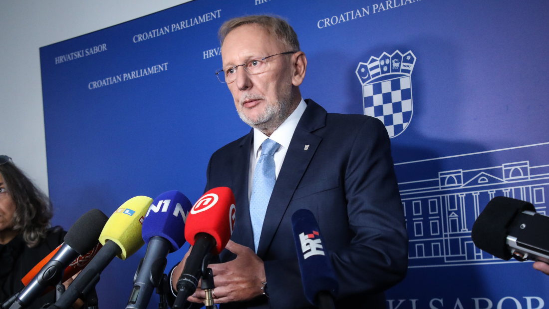 Kukasti krst "osvanuo"u centru Zagreba, ministar policije: Nekoliko protivpravnih situacija tokom koncerta Tompsona
