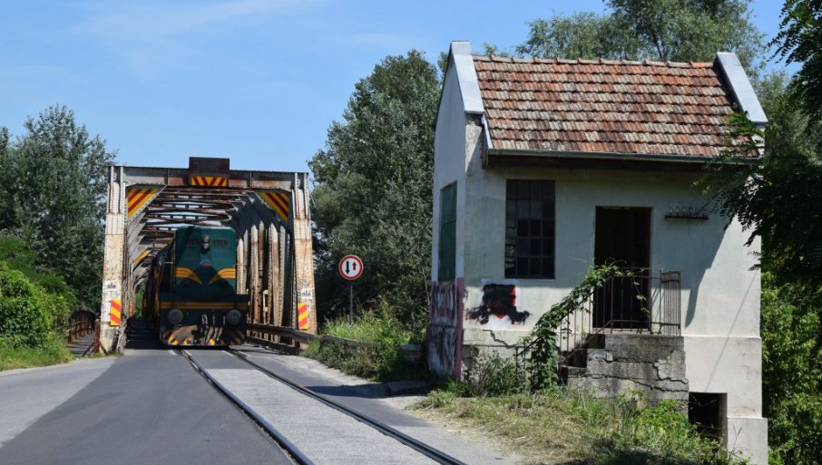 VOJSKA POSTAVLJA PONTONSKI MOST NADOMAK SVILAJNCA: Rešenje za nebezbednu konstrukciju