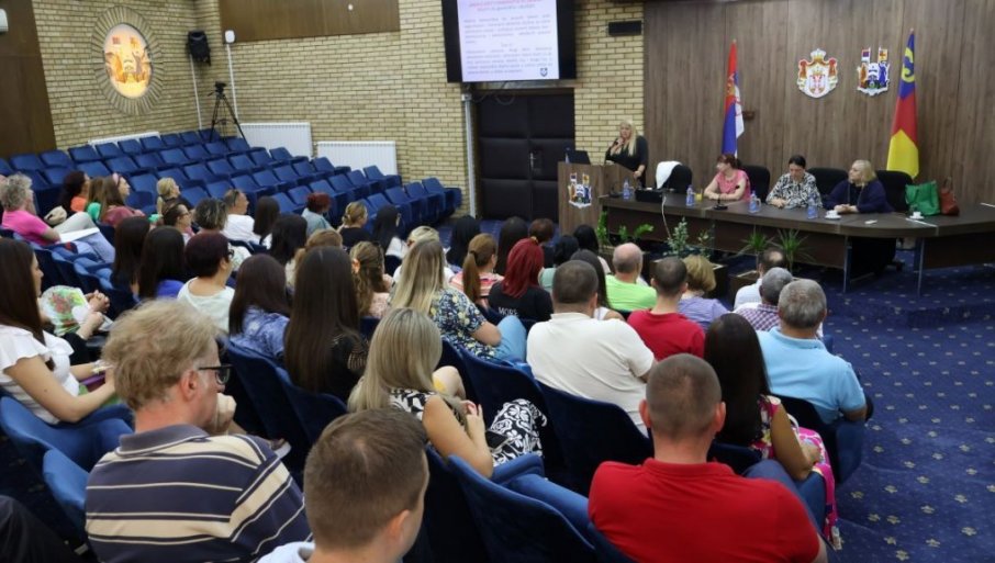 PREDSTAVLJEN PROGRAM „PROMOCIJA ZDRAVLJA I PREVENCIJA ZARAZNIH BOLESTI“ Dobra praksa u Vranju