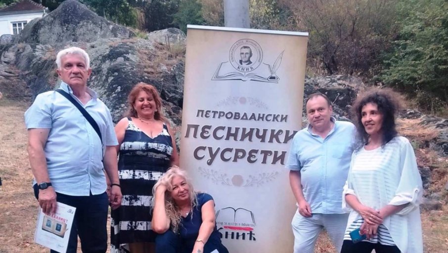 Pesnička petorka na manifestaciji kod Knića