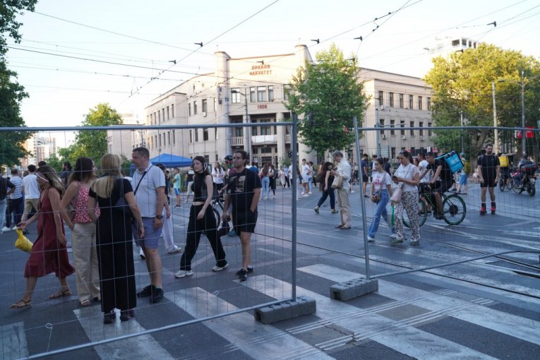 Pogledajte šta su blokaderi ostavili iza sebe! (FOTO)