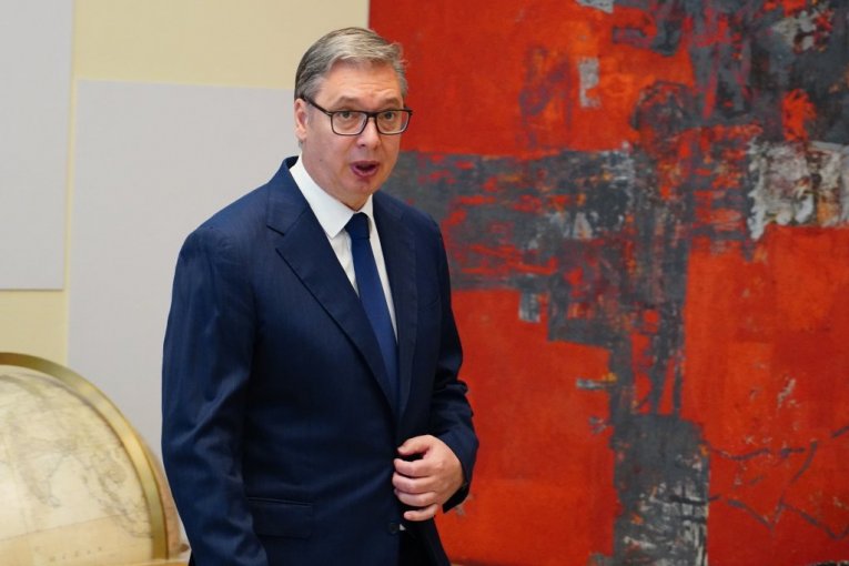 Predsednik Vučić osudio pretnje upućene televiziji Niš