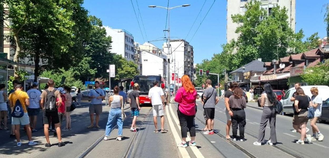 Studenti protestuju ispred VIŠER-a