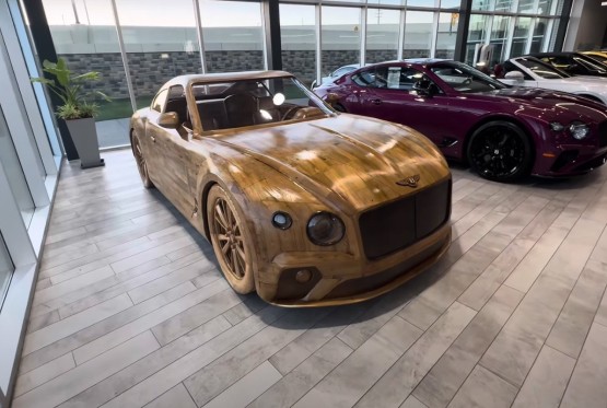 Drveni Bentley košta 100.000 dolara, a ne može da se vozi (VIDEO)