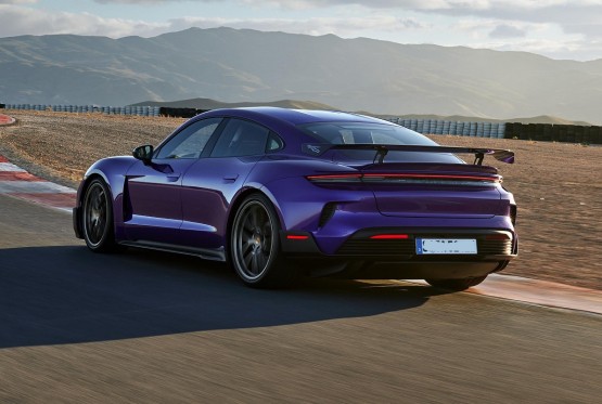 Automobil toliko brz da mu treba padobran