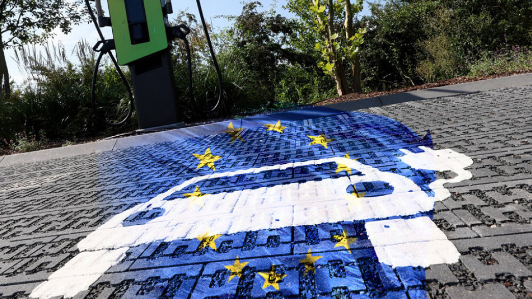Spor oko CO2 ciljeva deli EU i auto-industriju