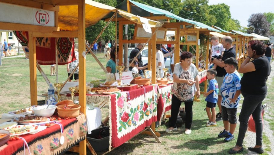 Tradicionalna kulinarska smotra održana u selu Ratina kod Kraljeva