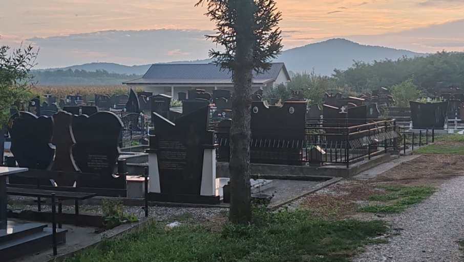 Vandali na groblju u Straži kod Loznice