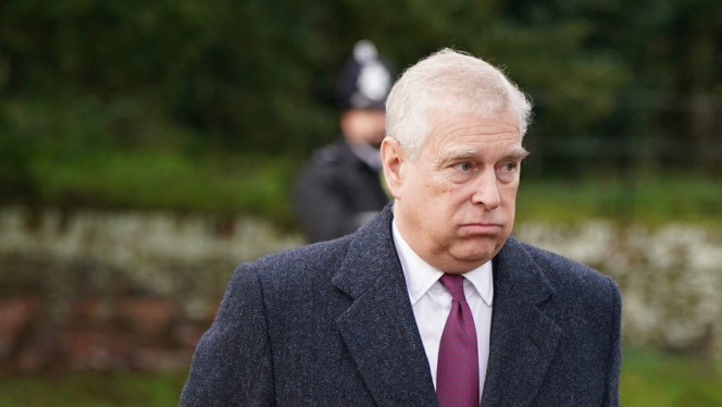 Princ Endru pod pritiskom da napusti vilu na Vindzoru