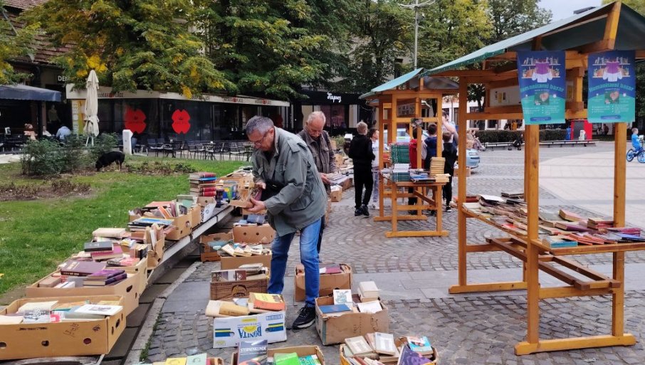 Humanitarni bazar knjiga u centru Kraljeva