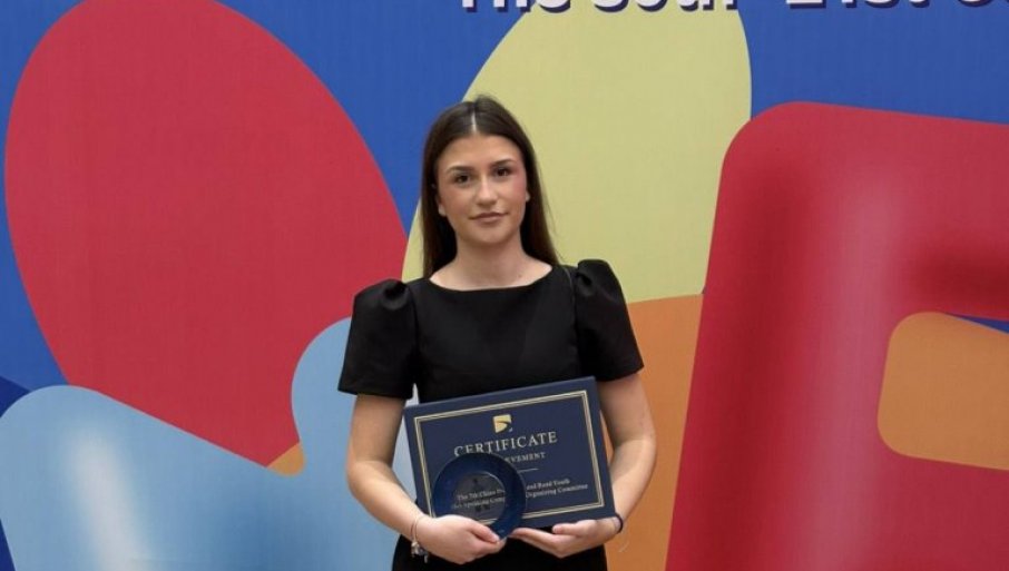 Fantastičan uspeh gimnazijalke iz Paraćina na svetskom takmičenju u govorništvu (FOTO)