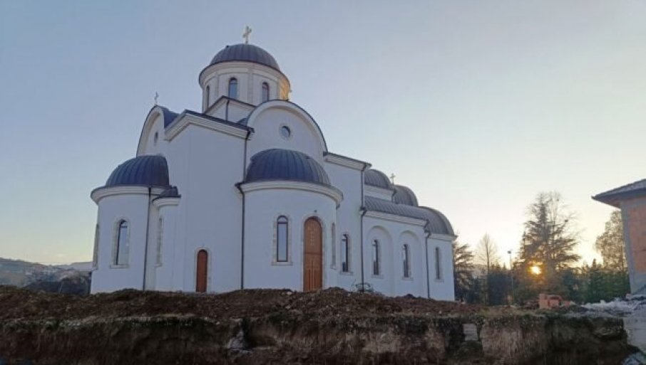 Uređuje se prostor oko Crkve Svetog Save