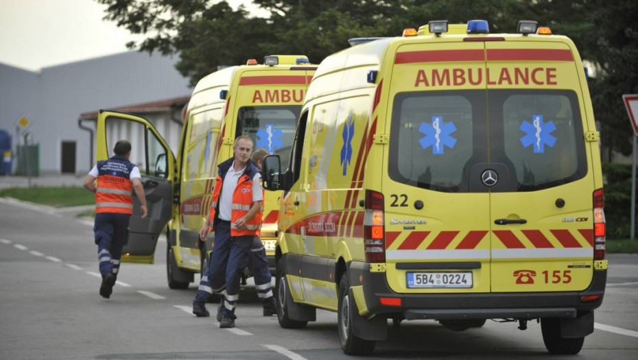 Dečaku u Osijeku petarda eksplodirala u ruci, amputirana mu dva prsta