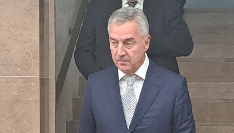 Đukanović kupio unucima male džipove