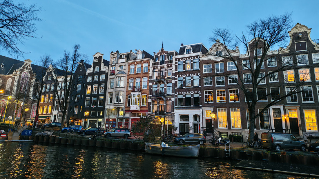 Zašto Amsterdam bez zavesa zbunjuje ostatak Evrope