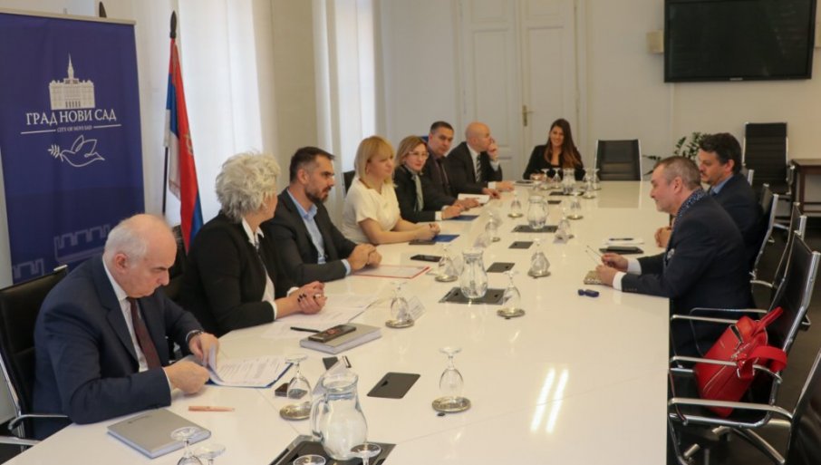 AMBASADOR ŠPANIJE U POSETI NOVOSADSKOJ GRADSKOJ KUĆI: Bratski odnosi gradova podstakli bi saradnju