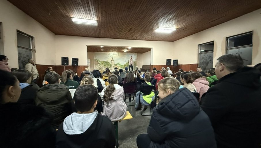 Predstava Led vaskrsla scenu i salu