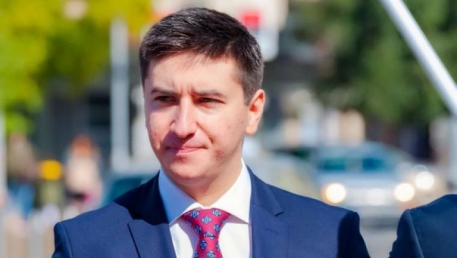 Pitanje je da li je Milo Đukanović stvarno otišao sa vlasti