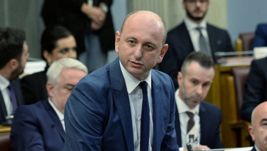 Milan Knežević najavio ostavke ministara i uskraćivanje podrške Vladi Milojka Spajića