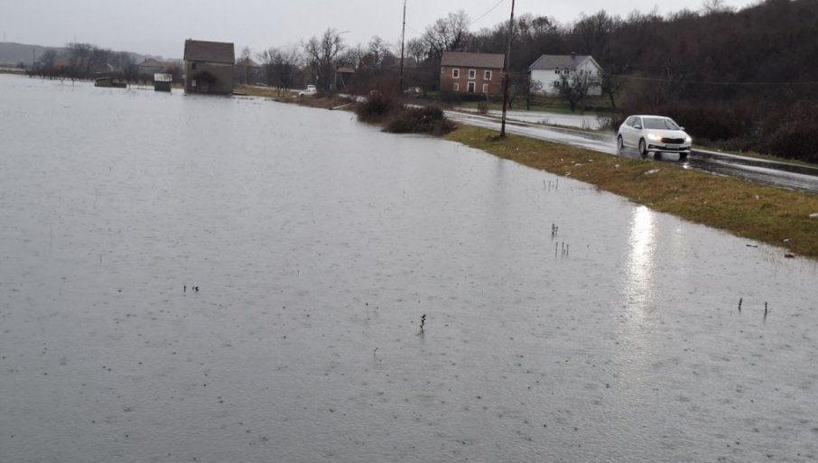 IZ ALBANIJE PRETI POTOP: Uzbuna u Crnoj Gori