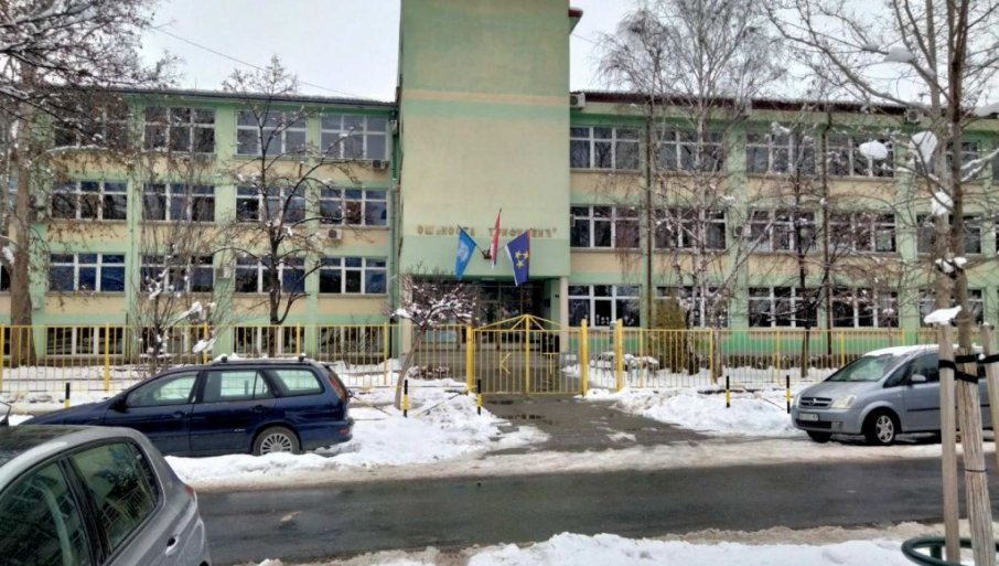 U Novom Sadu sneg očišćen kod većine škola