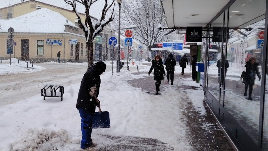 Kraljevčani nezadovoljni čišćenjem snega i leda na javnim površinama