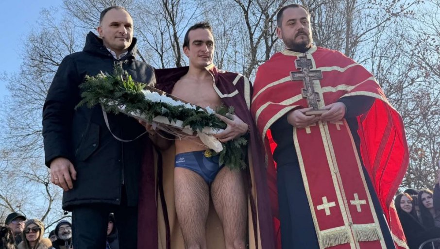 Zrenjaninac ogrnut svečanim viteškim plaštom (FOTO/VIDEO)