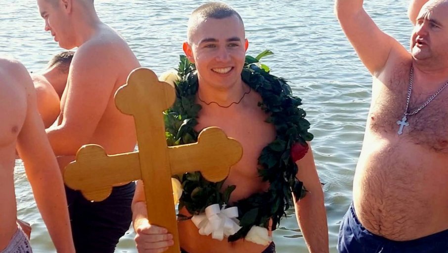 Na Gradskom jezeru u Vršcu bilo 37 plivača, a pogružilo se preko 200 Vrščana