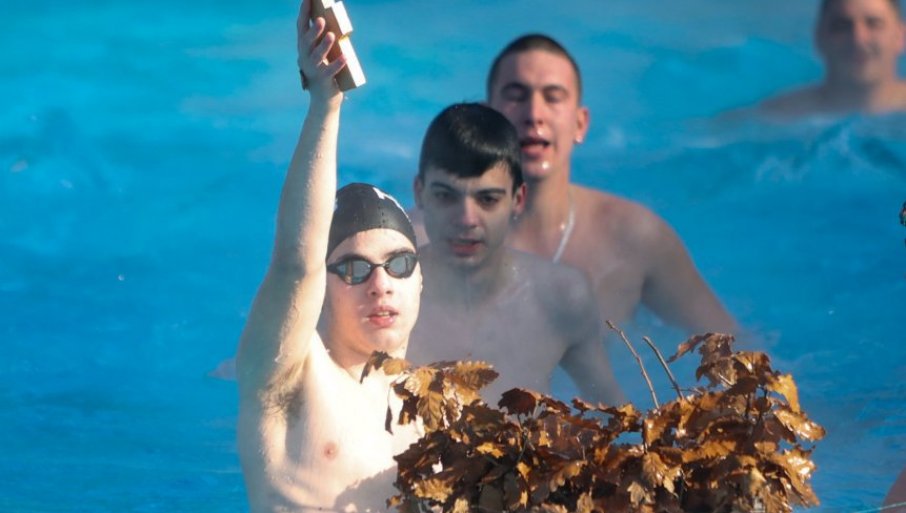 PLIVANjE ZA ČASNI KRST U MIONICI:  Na tri lokacije 88 plivača