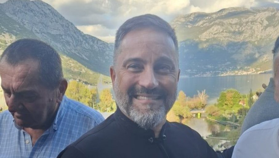 Posle „BMV-a“, u Tivtu izgoreo i „Rendž rover“