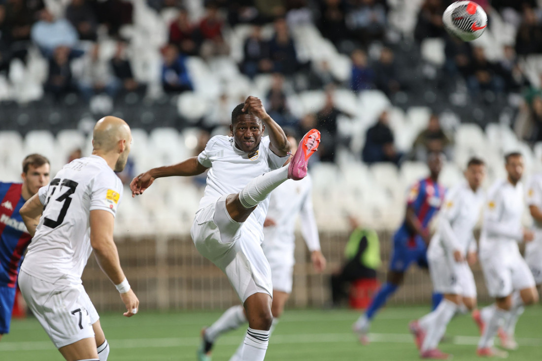 Sambu Sisoko veran Čukaričkom