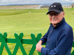 Preminuo glumac Džejms Tolkan, zvezda filmova „Top gan“ i „Povratak u budućnost“