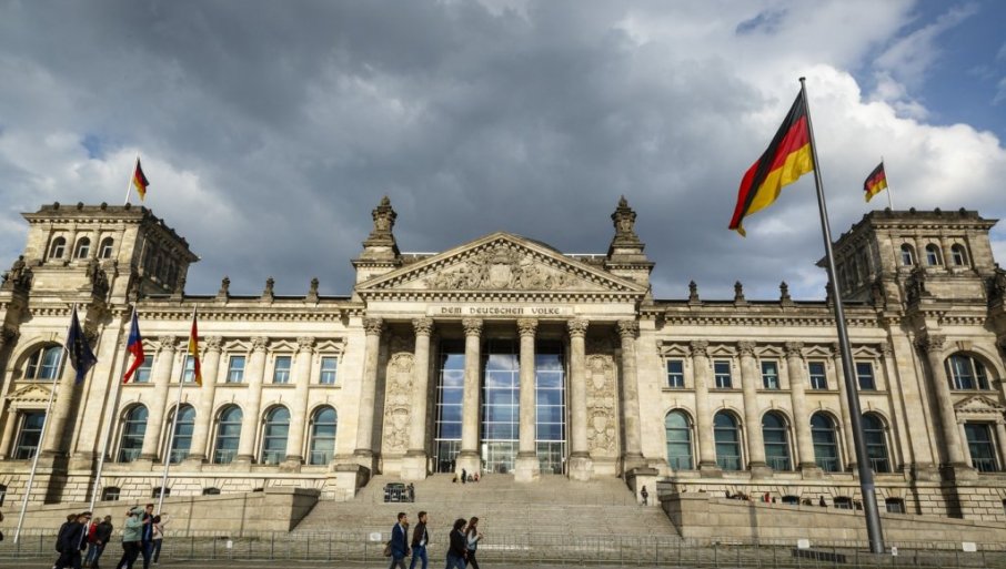 VLADA NEMAČKE TRAŽI VIŠE RADA: Radnici pod pritiskom, a i bogati na udaru