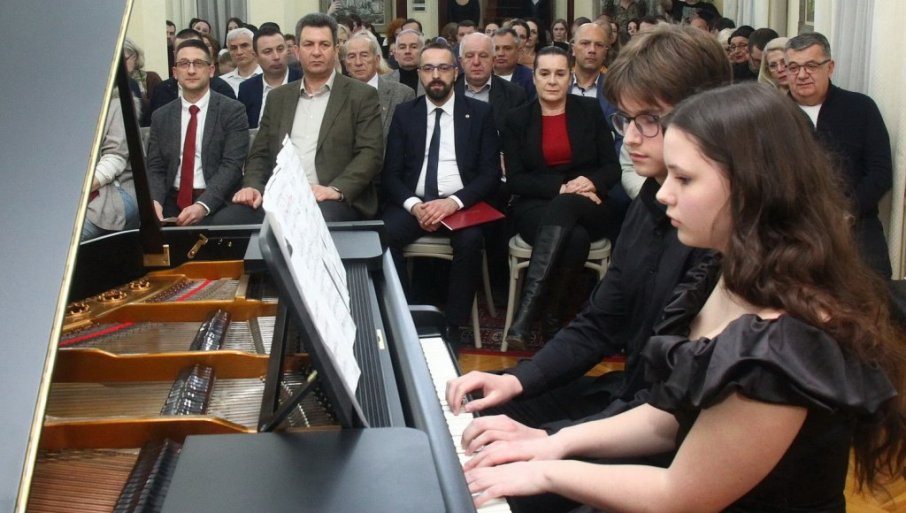 Koncert talentovanih učenika muzičke škole u Gradskoj kući u Šapcu (FOTO)