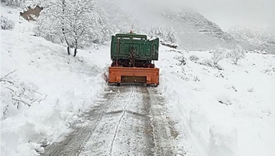 Iznad Herceg Novog beli prekrivač prešao 25 centimetara (FOTO)