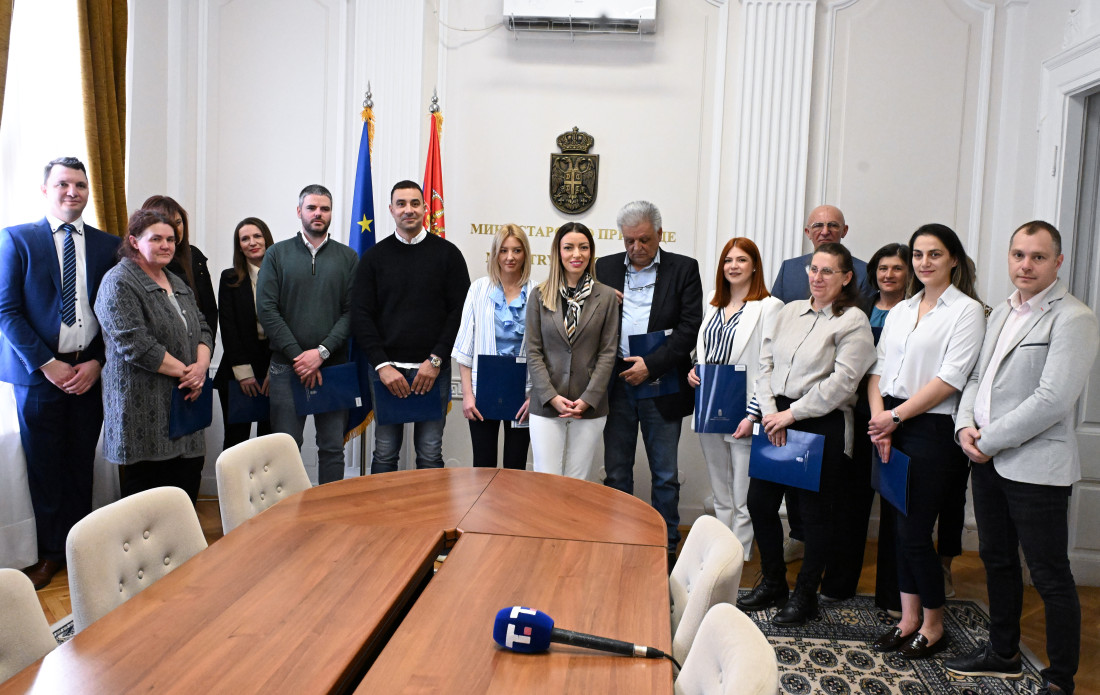 Mesarović uručila 12 rešenja o bespovratnim sredstvima