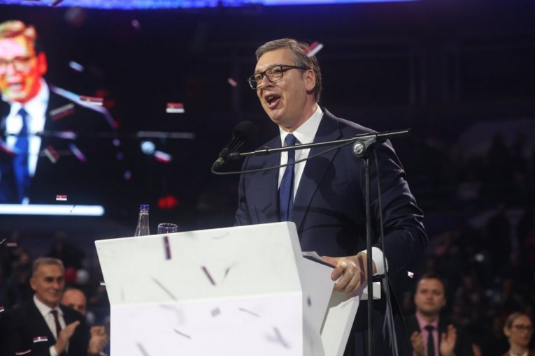 „UVEK POSTOJI POTEZ KOJI NE VIDE ONI ŠTO MISLE DA SVE ZNAJU!“ Posle veličanstvenog govora i skupa u Areni, Vučić poentirao i predizbornim spotom